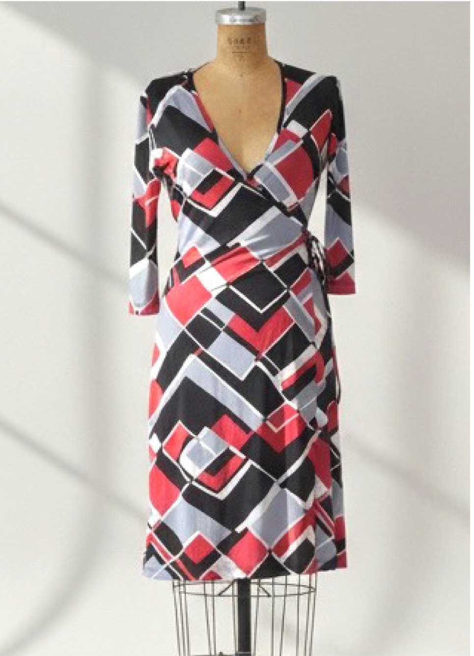 Alice + Trixie Geometric Red Black + Grey Y2k Vintage Wrap Dress Sz XS
